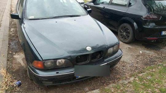 Porzucone samochody na ulicy Bagatela w Lublinie Porzucone samochody na ulicy Bagatela w Lublinie