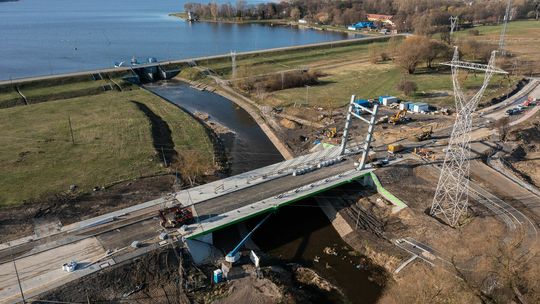 Budowa mostu w ciągu ulicy Żeglarskiej - marzec 2023