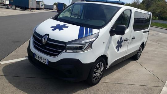 Nowy używany ambulans w tzw. starym szpitalu Nowy używany ambulans w tzw. starym szpitalu