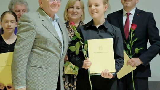 Jednorazowe stypendia dla laureatów konkursów przedmiotowych ze szkół podstawowych