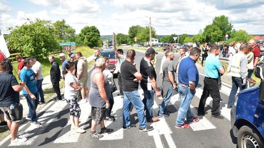 Protest producentów malin w Annopolu Protest producentów malin w Annopolu