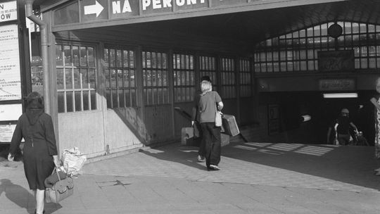 Wejście na perony 1-2-3