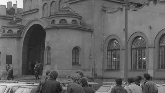 Wejście główne dworca kolejowego PKP w Lublinie 1