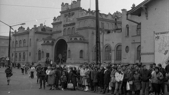 Wejście główne dworca kolejowego PKP w Lublinie