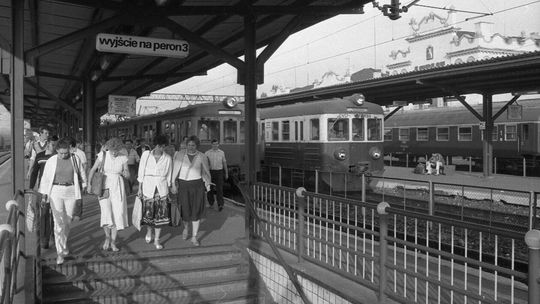 Dworzec kolejowy PKP w Lublinie. Wejście na peron 3