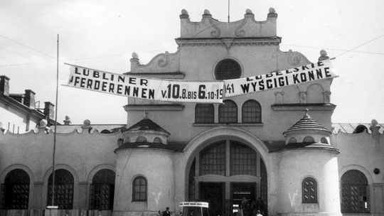  Widok na wejście główne Dworca Kolejowego w Lublinie. Rok 1941.