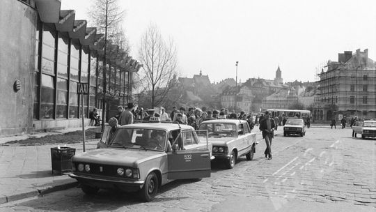 Postój taksówek przy dworcu PKS w Lublinie