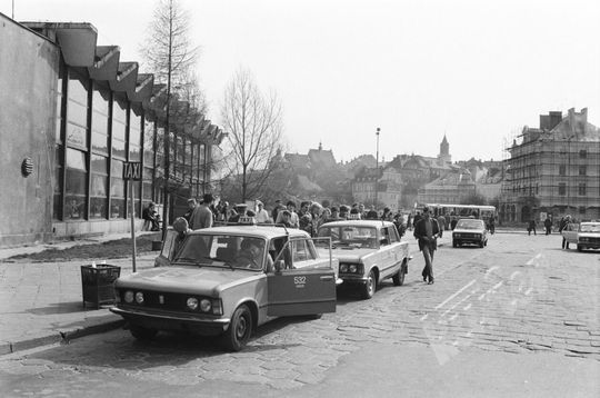 Postój taksówek przy dworcu PKS w Lublinie
