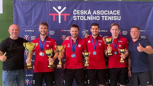 Silna ekipa tenisistów Akademii Zamojskiej Silna ekipa tenisistów Akademii Zamojskiej