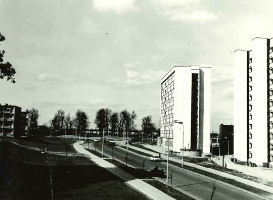 Ulica Podzamcze, widok na cmentarz przy ul. Unickiej