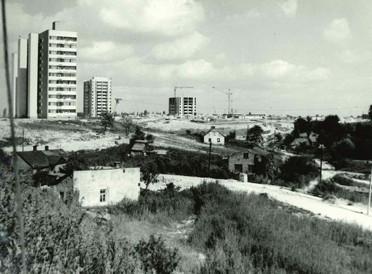 Sierakowszczyzna. Po lewej bloki przy ul. Okrzei, w środku powstające bloki przy ul. Orlika-Ruckemana