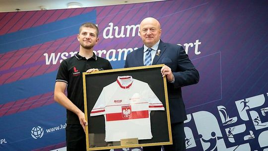 Mistrz Polski w kolarstwie szosowym z wizytą u marszałka Mistrz Polski w kolarstwie szosowym z wizytą u marszałka