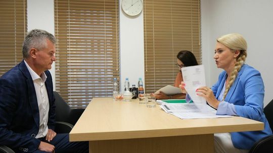 Marta Wcisło i Kamila Gasiuk-Pihowicz z kontrolą poselską w Urzędzie Marszałkowskim