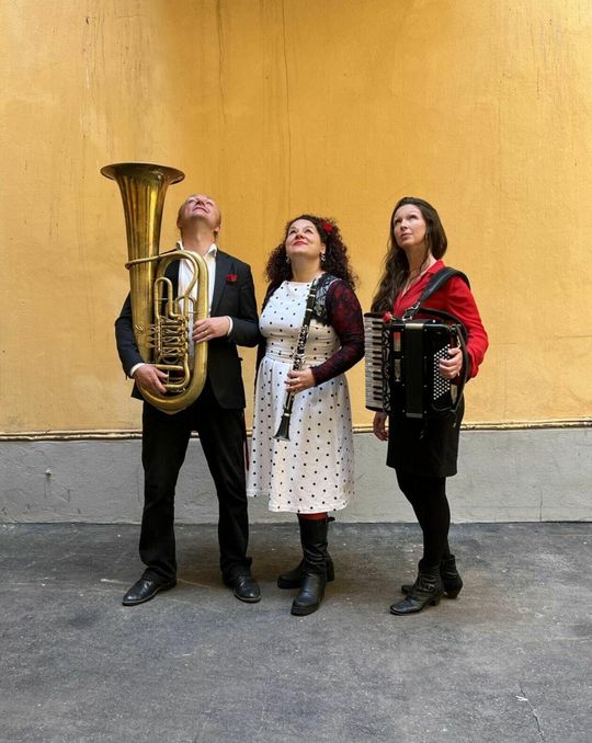 Valeria's Klezmer Chariot