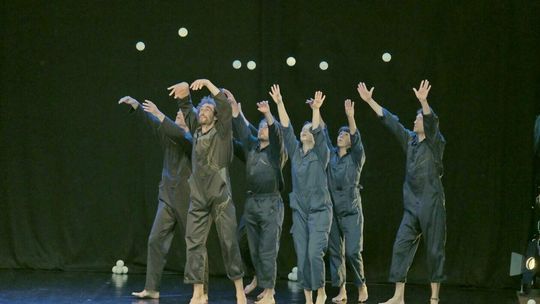 EJC 2023: grupa Critical Mess w spektaklu otwarcia pt.superorganism