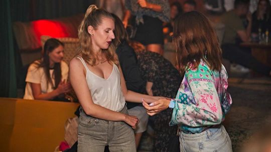 Gorąca noc w Pięknej Pszczole