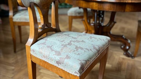 Zabytkowe meble kupione przez gminę Jastków Zabytkowe meble kupione przez gminę Jastków