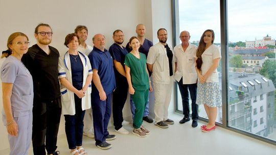 Zespół lekarzy biorący udział w operacji