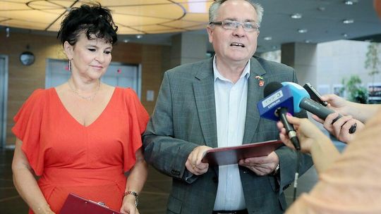 Przekazanie pomocy humanitarnej 