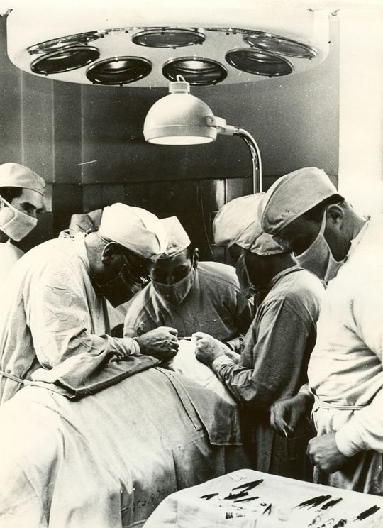 Zespół prof. Krwawicza przy operacji