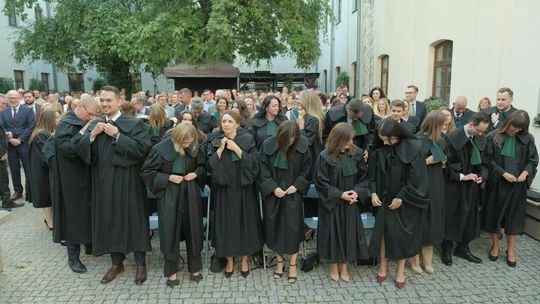 31 nowych adwokatów: ślubowanie aplikantów, którzy zdali egzamin adwokacki w lubelskiej IA