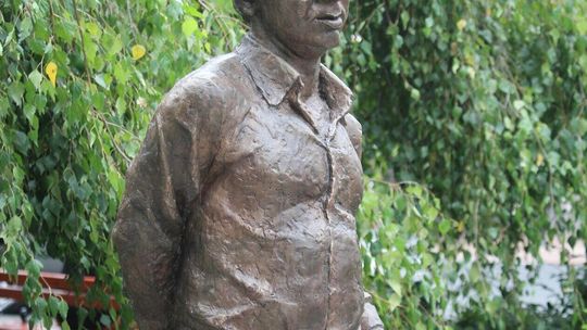 Pomnik Romana Kłosowskiego w Białej Podlaskiej Pomnik Romana Kłosowskiego w Białej Podlaskiej