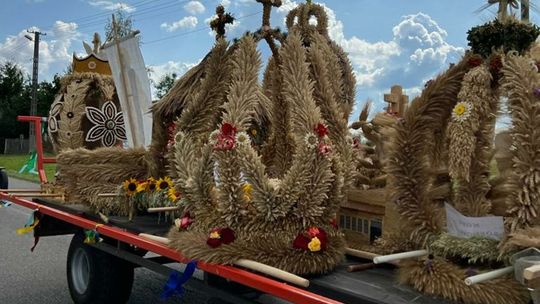 wieńce w drodze na konkurs