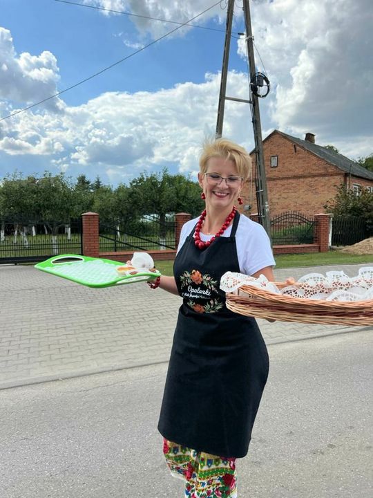 Poczęstunek przy drodze