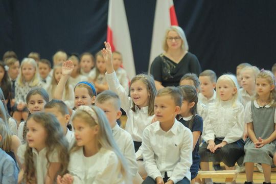 Pierwszaki w trakcie ślubowania