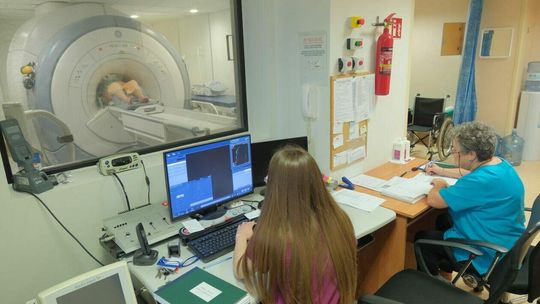 Rezonans magnetyczny zyskał sztuczną inteligencję w szpitalu wojskowym