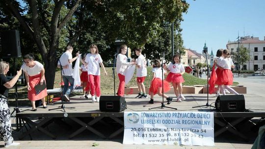 Widowisko Jesteśmy Polską na Placu Litewskim Widowisko Jesteśmy Polską na Placu Litewskim