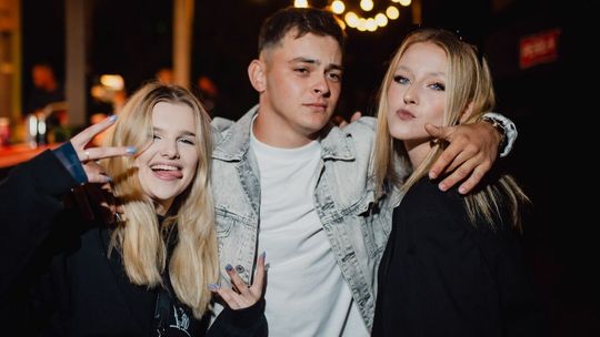 A dyskoteka gra... A dyskoteka gra...