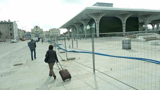 Budowa dworca metropolitalnego potrawa miesiąc dłużej