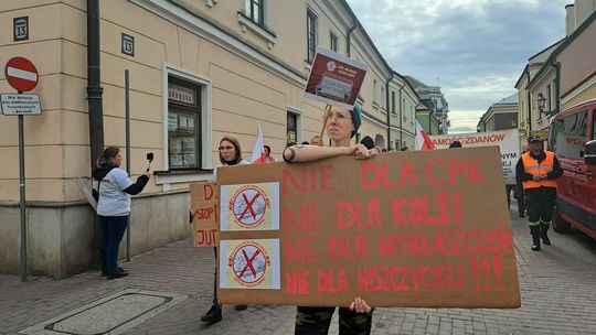 Stop krzywdzie ludzkiej – protest przeciwników CPK w Zamościu 