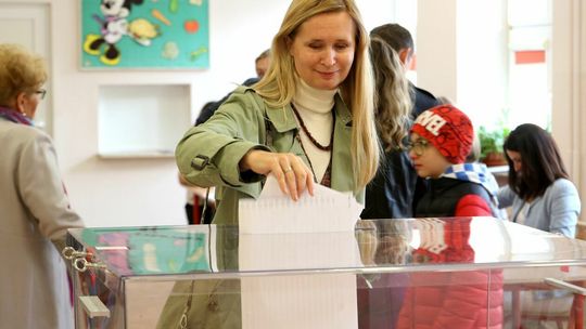 Głosowanie w Końskowoli. Komisja nr 2