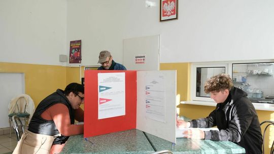 Wybory 2023 w Lublinie. Komisje nr 12 i nr 14 przy ul. Sierocej Wybory 2023 w Lublinie. Komisje nr 12 i nr 14 przy ul. Sierocej