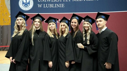 Tegoroczni absolwenci kierunku lekarskiego Uniwersytetu Medycznego w Lublinie odebrali dyplomy 