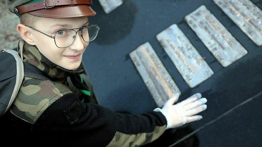 Sprzątanie grobów żołnierzy podziemia niepodległościowego 