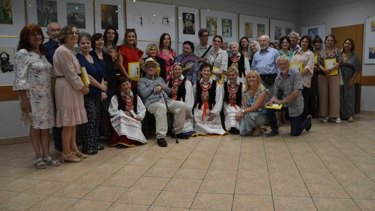 Wernisaż wystawy zatytułowanej Niezwykli zwykli ludzie. Święci w ilustracjach Wernisaż wystawy zatytułowanej Niezwykli zwykli ludzie. Święci w ilustracjach