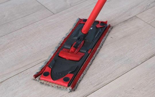 Pracownik porządkowy (sprzątaczka)