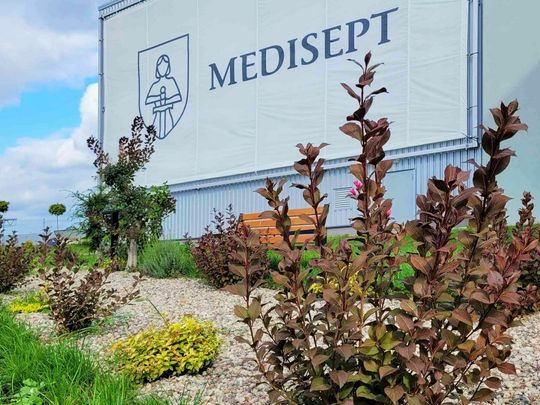FIRMY: Medisept na Spiessa (Strefa Ekonomiczna) – zielone otoczenie firmy FIRMY: Medisept na Spiessa (Strefa Ekonomiczna) – zielone otoczenie firmy