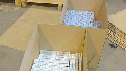 Papierosy przemycane w pellecie Papierosy przemycane w pellecie