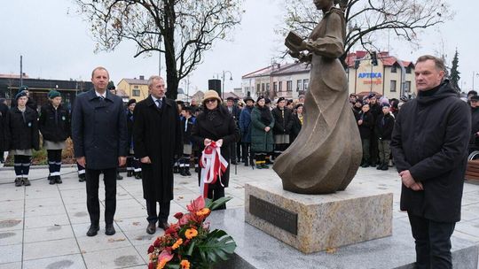 Odsłonięcie pomnika Katarzyny Zamoyskiej, założycielki Janowa Lubelskiego i wmurowanie kapsuły czasu