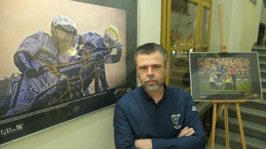 Wystawa pt Kolejne Mistrzostwo dla Lublina na zdjęciach Przemka Gąbki w lubelskim Ratuszu