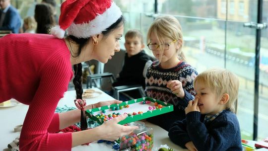 Zabawa choinkowa w Family Spot