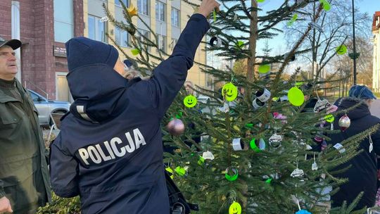 Odblaskowa choinka w Świdniku