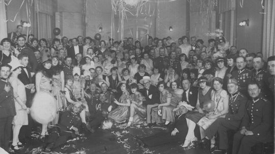 Dawnych balów sylwestrowych czar...