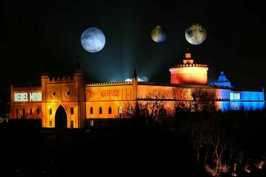 Widowisko nad zamkiem