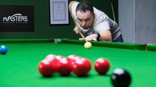 Marcin Wójcik z kabaretu Ani Mru Mru przyłapany na grze w snookera w lubelskim klubie Masters Marcin Wójcik z kabaretu Ani Mru Mru przyłapany na grze w snookera w lubelskim klubie Masters