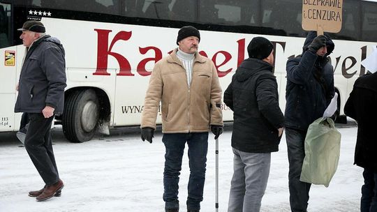 Wyjazd autokarów na protest PIS w Warszawie